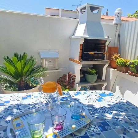 Maison Typique - By Paradisewaves * Porches (Algarve)